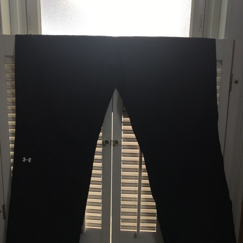 Under Armour Pants - windbreaker with pockets!